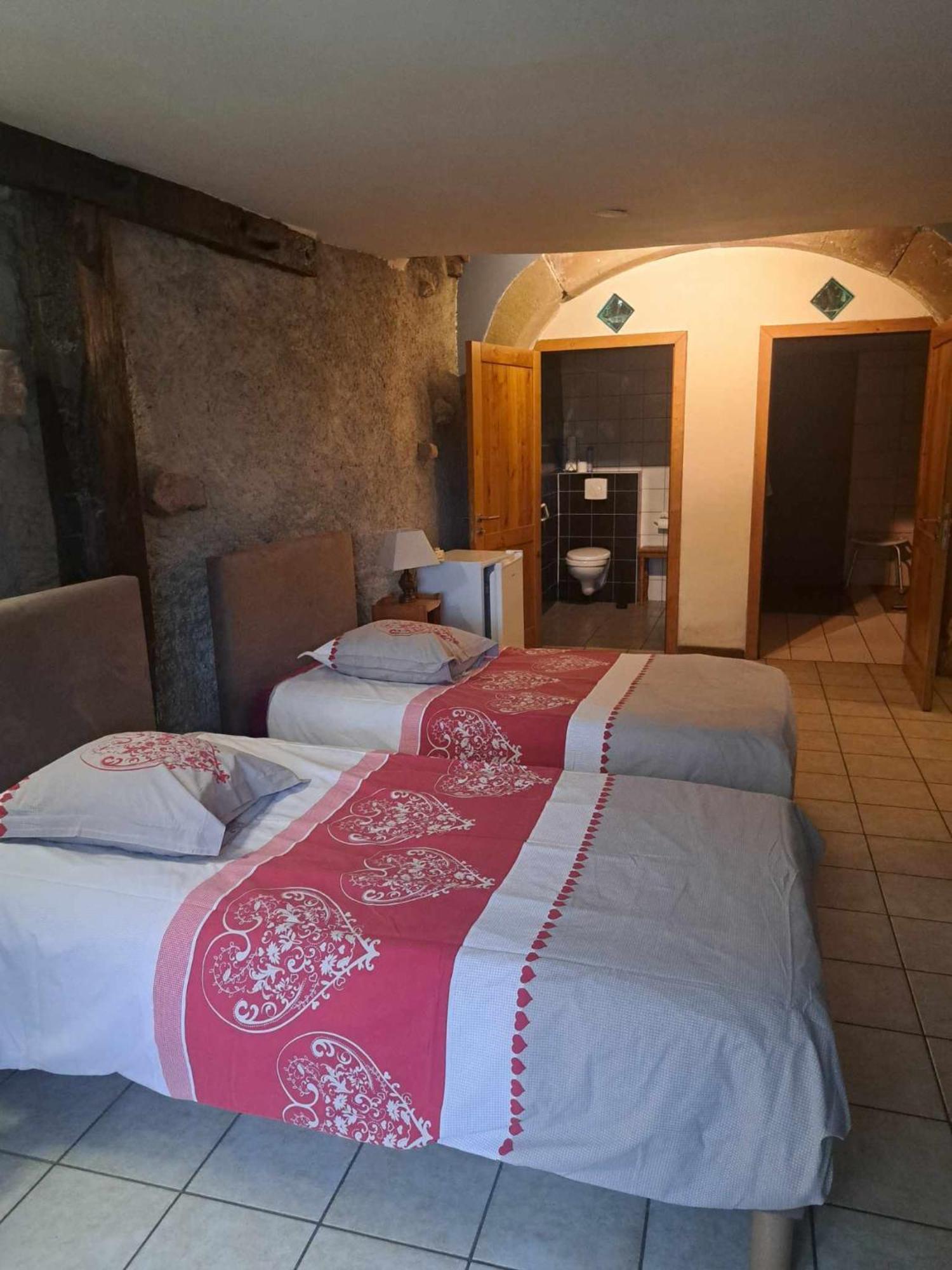 Chambres D'Hotes Les Hirondelles Gaubiving Esterno foto