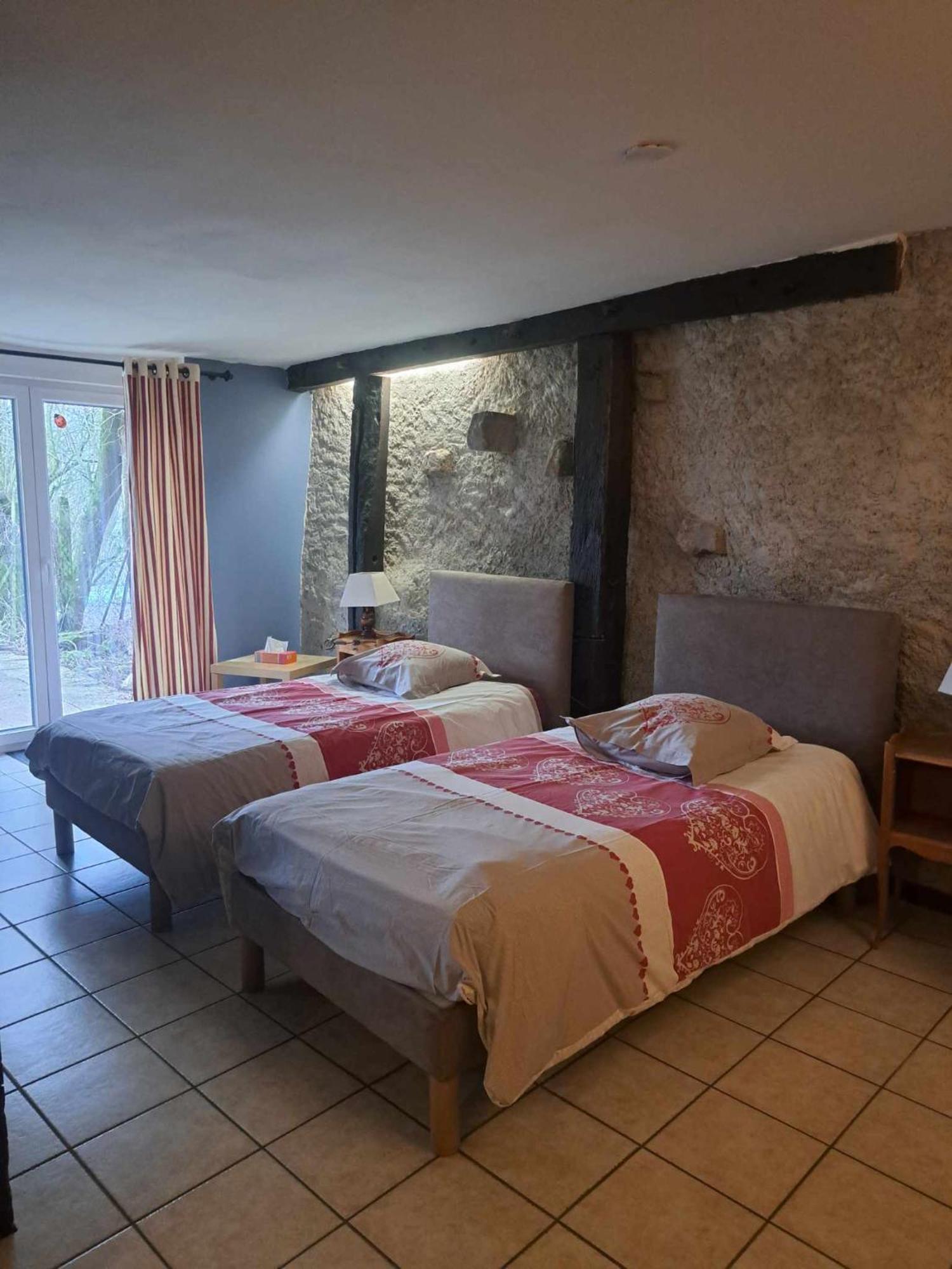 Chambres D'Hotes Les Hirondelles Gaubiving Esterno foto
